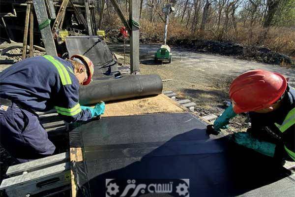 پس از نصب تسمه نقاله، حفظ عملکرد بهینه آن برای اطمینان از طول عمر و بهرهوری سیستم نقاله بسیار حیاتی است. انجام روشهای تعمیر و نگهداری منظم ضروری بوده و توانایی شناسایی و رفع مشکلات رایج میتواند زمان خرابی را به طور چشمگیری کاهش دهد. این بخش به جنبههای تعمیر و نگهداری و همچنین عیبیابی پس از نصب تسمه نقاله میپردازد.